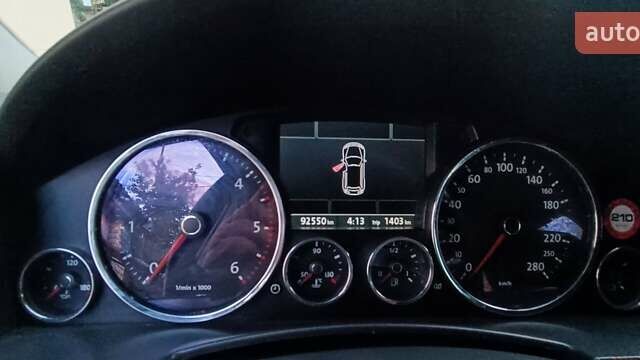 Серый Фольксваген Туарег, объемом двигателя 3 л и пробегом 93 тыс. км за 15000 $, фото 1 на Automoto.ua