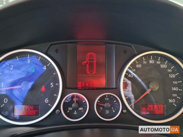 Серый Фольксваген Туарег, объемом двигателя 3 л и пробегом 299 тыс. км за 14000 $, фото 8 на Automoto.ua