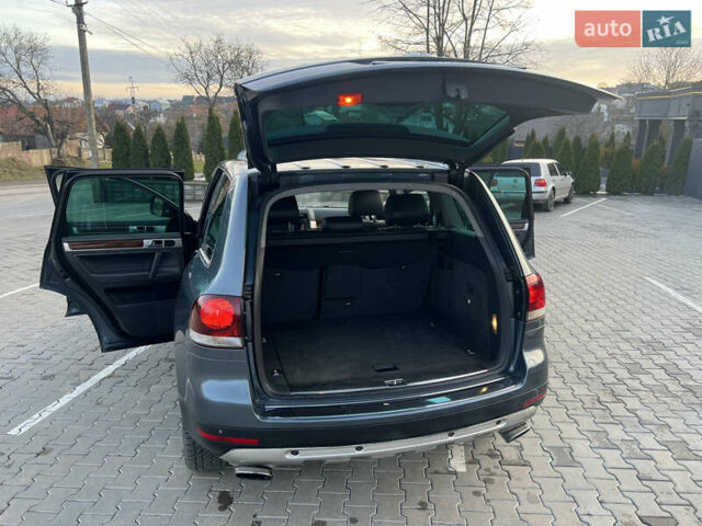 Серый Фольксваген Туарег, объемом двигателя 3 л и пробегом 260 тыс. км за 6599 $, фото 13 на Automoto.ua