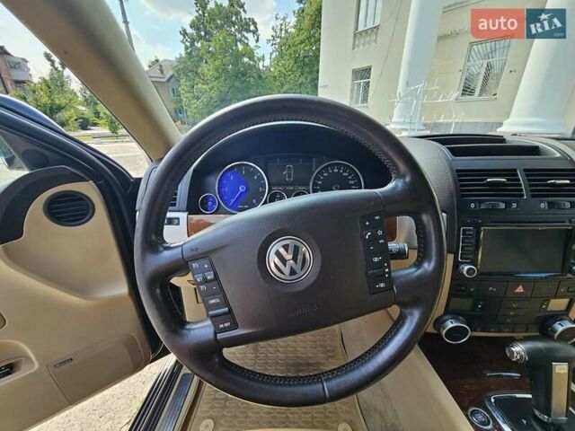 Серый Фольксваген Туарег, объемом двигателя 3 л и пробегом 187 тыс. км за 15500 $, фото 7 на Automoto.ua