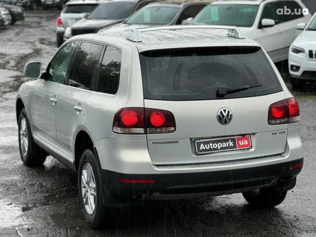 Сірий Фольксваген Туарег, об'ємом двигуна 3 л та пробігом 207 тис. км за 9500 $, фото 3 на Automoto.ua
