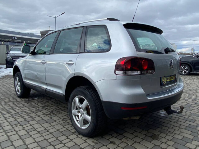 Серый Фольксваген Туарег, объемом двигателя 2.5 л и пробегом 277 тыс. км за 10500 $, фото 4 на Automoto.ua