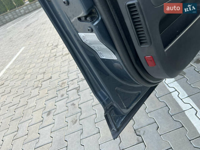 Серый Фольксваген Туарег, объемом двигателя 3 л и пробегом 260 тыс. км за 6599 $, фото 18 на Automoto.ua