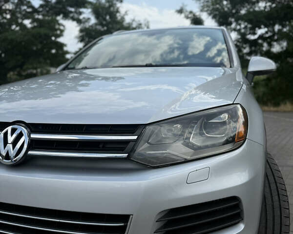 Сірий Фольксваген Туарег, об'ємом двигуна 2.97 л та пробігом 260 тис. км за 17999 $, фото 24 на Automoto.ua