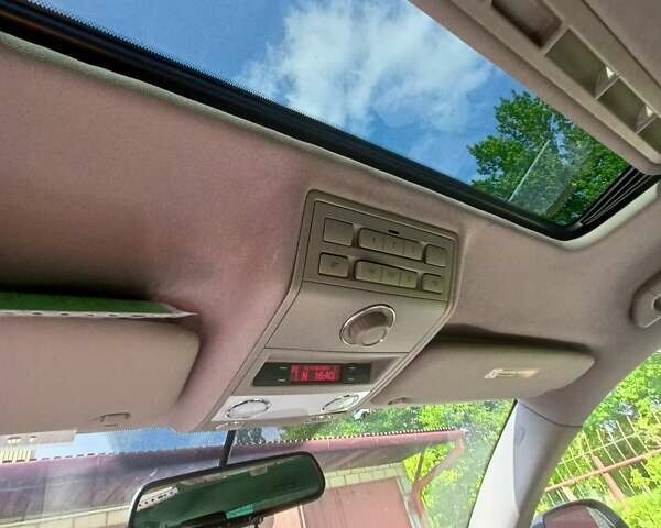 Серый Фольксваген Туарег, объемом двигателя 2.97 л и пробегом 301 тыс. км за 13500 $, фото 5 на Automoto.ua