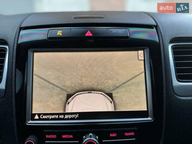 Фольксваген Туарег 2010 в Хмельницком на Automoto.ua Серый Фольксваген Туарег, объемом двигателя 2.97 л и пробегом 317 тыс. км за 15500 $, фото 62 на Automoto.ua