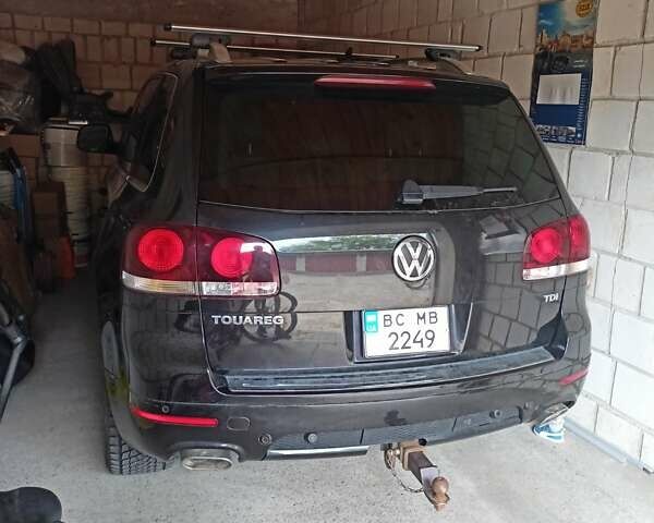 Серый Фольксваген Туарег, объемом двигателя 2.97 л и пробегом 301 тыс. км за 13500 $, фото 4 на Automoto.ua