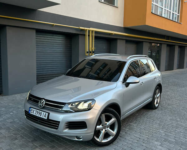 Серый Фольксваген Туарег, объемом двигателя 3 л и пробегом 317 тыс. км за 16499 $, фото 25 на Automoto.ua