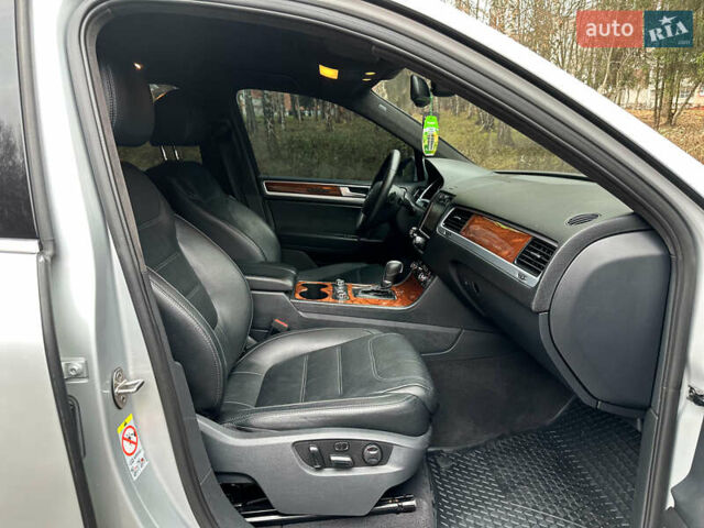 Сірий Фольксваген Туарег, об'ємом двигуна 2.97 л та пробігом 318 тис. км за 17600 $, фото 19 на Automoto.ua