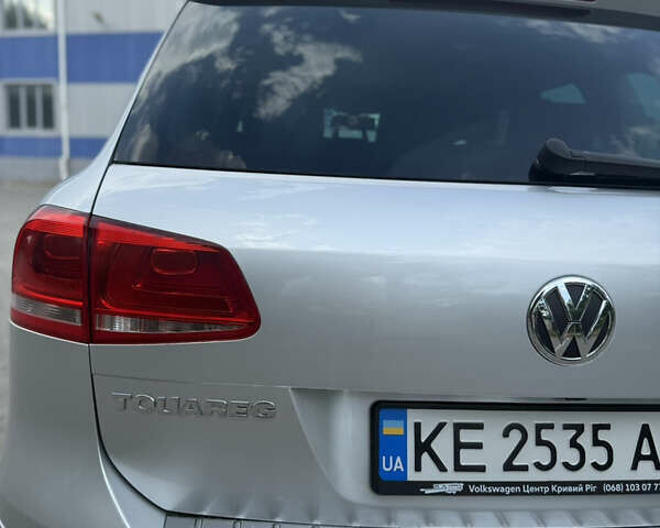 Сірий Фольксваген Туарег, об'ємом двигуна 2.97 л та пробігом 260 тис. км за 17999 $, фото 21 на Automoto.ua