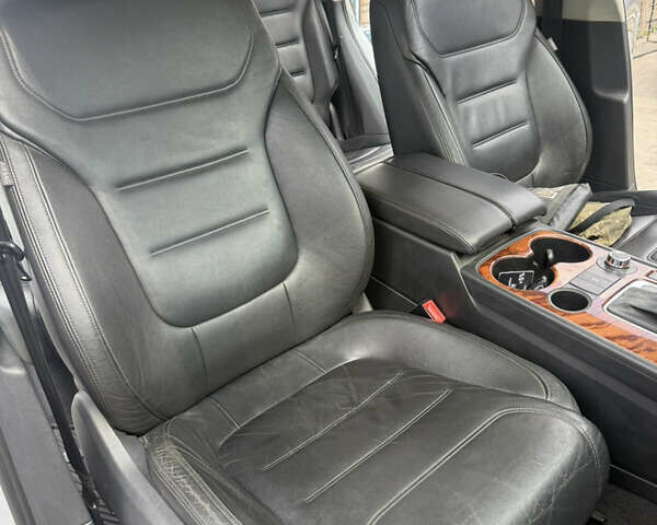 Сірий Фольксваген Туарег, об'ємом двигуна 2.97 л та пробігом 260 тис. км за 17999 $, фото 27 на Automoto.ua