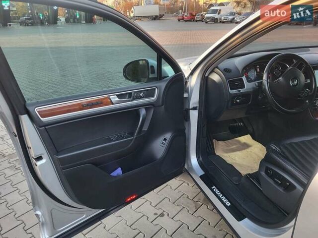 Серый Фольксваген Туарег, объемом двигателя 3 л и пробегом 310 тыс. км за 18500 $, фото 34 на Automoto.ua