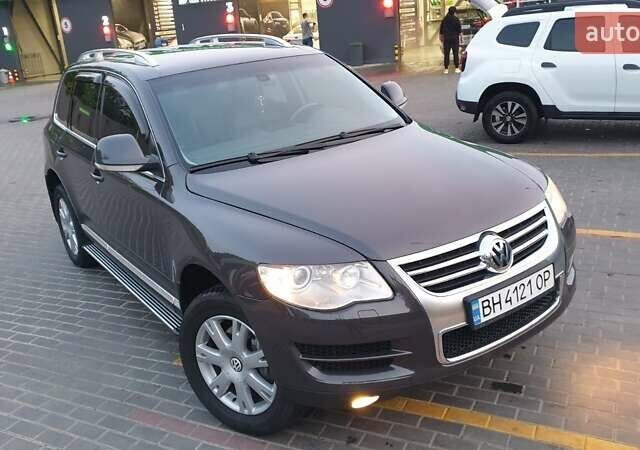 Серый Фольксваген Туарег, объемом двигателя 3 л и пробегом 225 тыс. км за 16900 $, фото 21 на Automoto.ua