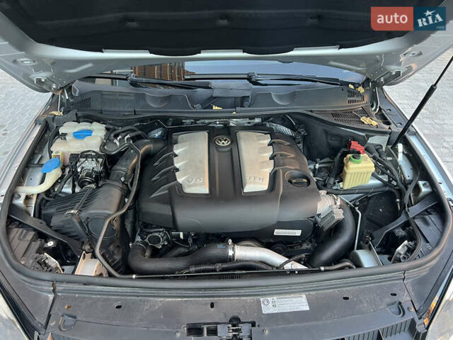 Серый Фольксваген Туарег, объемом двигателя 3 л и пробегом 317 тыс. км за 16499 $, фото 45 на Automoto.ua