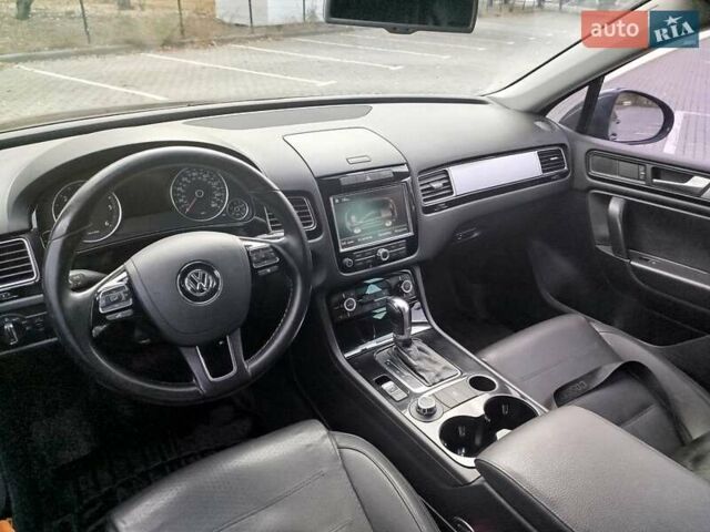 Сірий Фольксваген Туарег, об'ємом двигуна 3 л та пробігом 250 тис. км за 14500 $, фото 2 на Automoto.ua