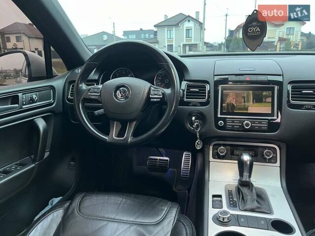 Серый Фольксваген Туарег, объемом двигателя 3 л и пробегом 298 тыс. км за 15500 $, фото 17 на Automoto.ua