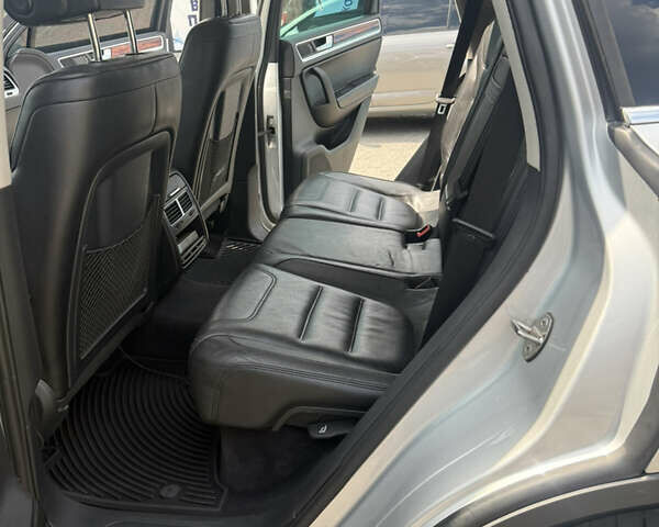 Сірий Фольксваген Туарег, об'ємом двигуна 2.97 л та пробігом 260 тис. км за 17999 $, фото 37 на Automoto.ua