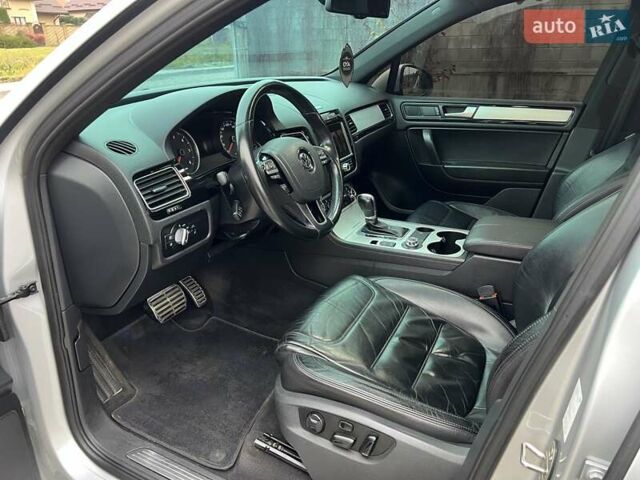 Серый Фольксваген Туарег, объемом двигателя 3 л и пробегом 298 тыс. км за 15500 $, фото 22 на Automoto.ua