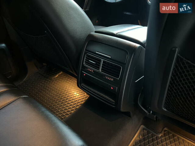 Серый Фольксваген Туарег, объемом двигателя 3 л и пробегом 317 тыс. км за 16499 $, фото 41 на Automoto.ua