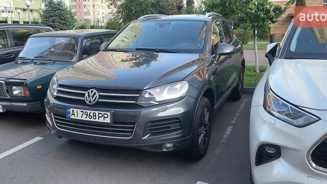 Серый Фольксваген Туарег, объемом двигателя 3.6 л и пробегом 300 тыс. км за 13500 $, фото 4 на Automoto.ua