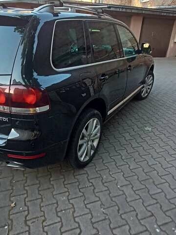 Серый Фольксваген Туарег, объемом двигателя 2.97 л и пробегом 301 тыс. км за 13500 $, фото 19 на Automoto.ua