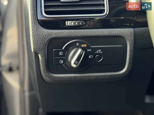 Сірий Фольксваген Туарег, об'ємом двигуна 3 л та пробігом 218 тис. км за 15700 $, фото 20 на Automoto.ua