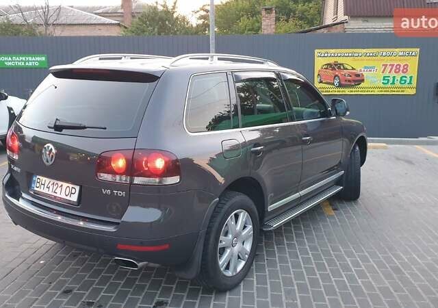 Серый Фольксваген Туарег, объемом двигателя 3 л и пробегом 225 тыс. км за 16900 $, фото 13 на Automoto.ua