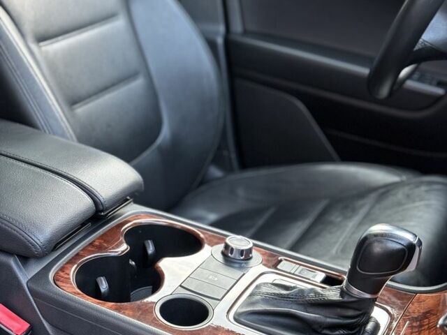 Сірий Фольксваген Туарег, об'ємом двигуна 3 л та пробігом 222 тис. км за 17000 $, фото 7 на Automoto.ua