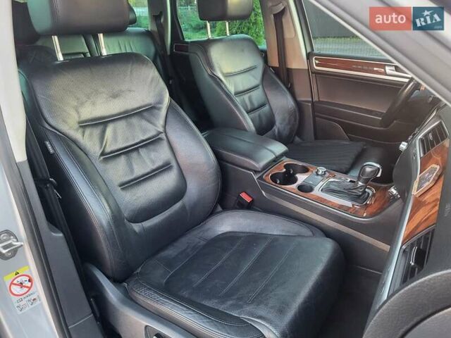 Серый Фольксваген Туарег, объемом двигателя 3 л и пробегом 310 тыс. км за 18500 $, фото 42 на Automoto.ua