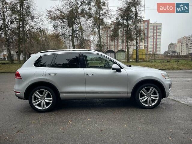 Сірий Фольксваген Туарег, об'ємом двигуна 2.97 л та пробігом 288 тис. км за 17900 $, фото 1 на Automoto.ua