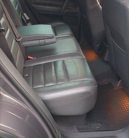 Серый Фольксваген Туарег, объемом двигателя 3 л и пробегом 225 тыс. км за 16900 $, фото 42 на Automoto.ua