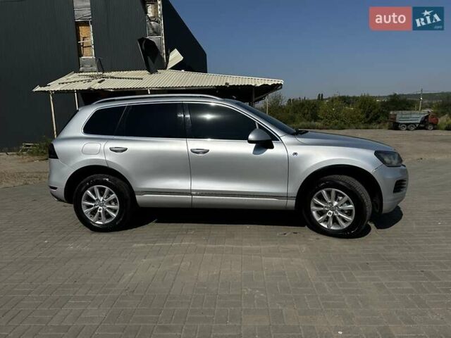 Фольксваген Туарег 2010 в Краматорске на Automoto.ua Серый Фольксваген Туарег, объемом двигателя 3 л и пробегом 310 тыс. км за 18000 $, фото 2 на Automoto.ua