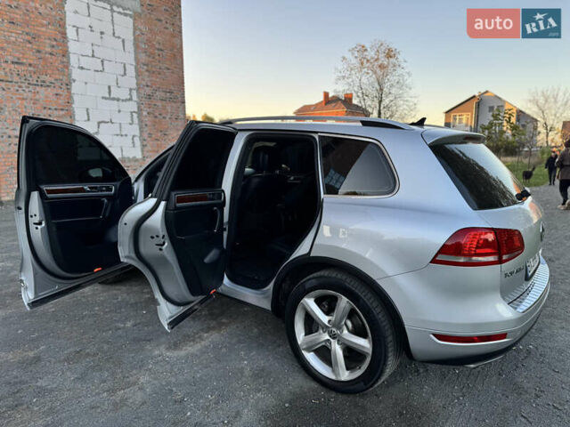 Фольксваген Туарег 2010 в Хмельницком на Automoto.ua Серый Фольксваген Туарег, объемом двигателя 2.97 л и пробегом 317 тыс. км за 15500 $, фото 50 на Automoto.ua