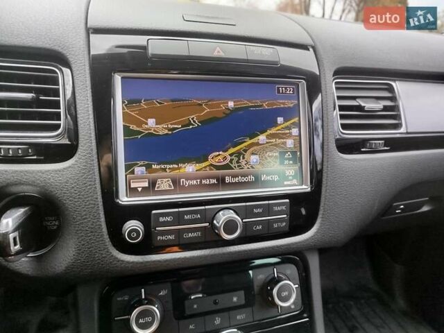 Сірий Фольксваген Туарег, об'ємом двигуна 3 л та пробігом 250 тис. км за 14500 $, фото 14 на Automoto.ua