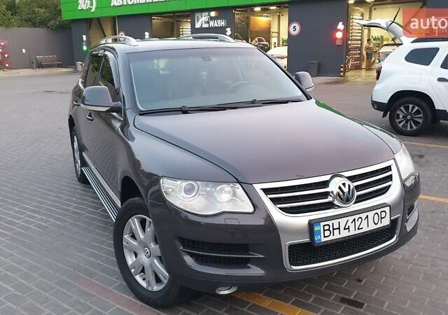 Серый Фольксваген Туарег, объемом двигателя 3 л и пробегом 225 тыс. км за 16900 $, фото 17 на Automoto.ua