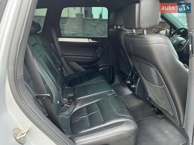 Серый Фольксваген Туарег, объемом двигателя 3 л и пробегом 298 тыс. км за 15500 $, фото 25 на Automoto.ua