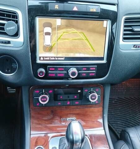 Серый Фольксваген Туарег, объемом двигателя 3 л и пробегом 259 тыс. км за 17000 $, фото 7 на Automoto.ua