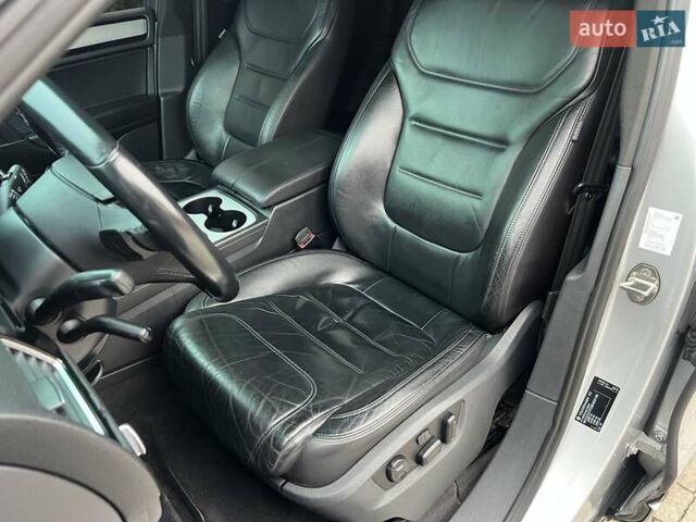 Серый Фольксваген Туарег, объемом двигателя 3 л и пробегом 298 тыс. км за 15500 $, фото 27 на Automoto.ua