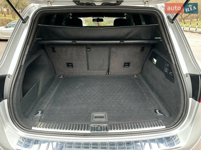 Сірий Фольксваген Туарег, об'ємом двигуна 2.97 л та пробігом 318 тис. км за 17600 $, фото 24 на Automoto.ua