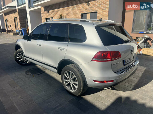 Серый Фольксваген Туарег, объемом двигателя 2.97 л и пробегом 299 тыс. км за 15500 $, фото 9 на Automoto.ua