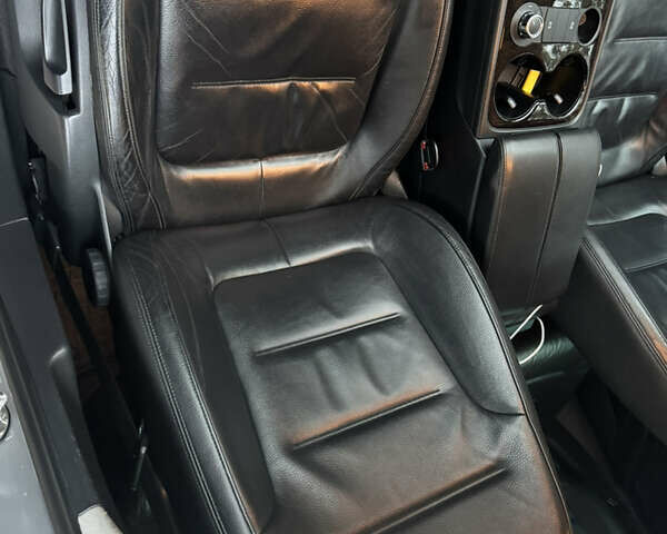 Серый Фольксваген Туарег, объемом двигателя 2.97 л и пробегом 360 тыс. км за 15300 $, фото 20 на Automoto.ua