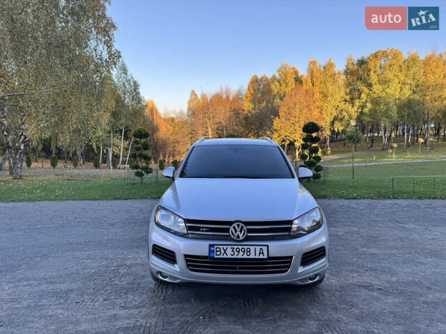 Фольксваген Туарег 2010 в Хмельницком на Automoto.ua Серый Фольксваген Туарег, объемом двигателя 2.97 л и пробегом 317 тыс. км за 15500 $, фото 30 на Automoto.ua