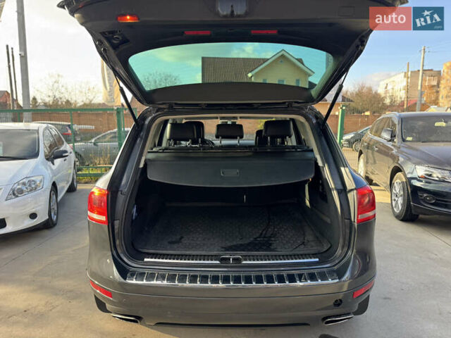 Сірий Фольксваген Туарег, об'ємом двигуна 3 л та пробігом 218 тис. км за 15700 $, фото 30 на Automoto.ua