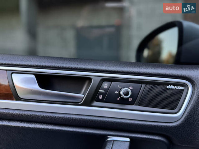 Фольксваген Туарег 2010 в Хмельницком на Automoto.ua Серый Фольксваген Туарег, объемом двигателя 2.97 л и пробегом 317 тыс. км за 15500 $, фото 41 на Automoto.ua