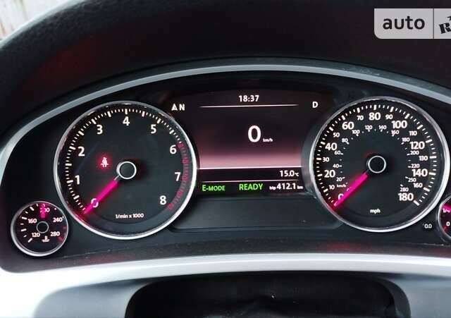 Серый Фольксваген Туарег, объемом двигателя 3 л и пробегом 259 тыс. км за 17000 $, фото 8 на Automoto.ua