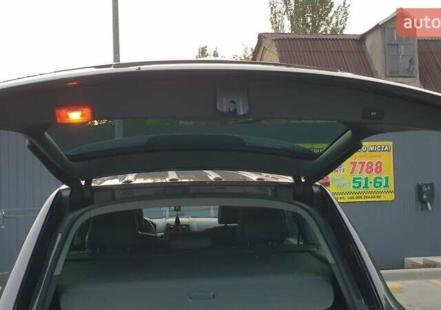 Серый Фольксваген Туарег, объемом двигателя 3 л и пробегом 225 тыс. км за 16900 $, фото 4 на Automoto.ua