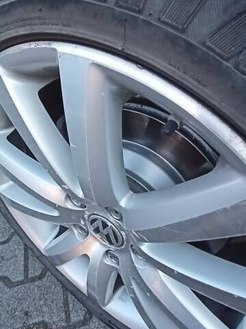 Серый Фольксваген Туарег, объемом двигателя 2.97 л и пробегом 301 тыс. км за 13500 $, фото 15 на Automoto.ua