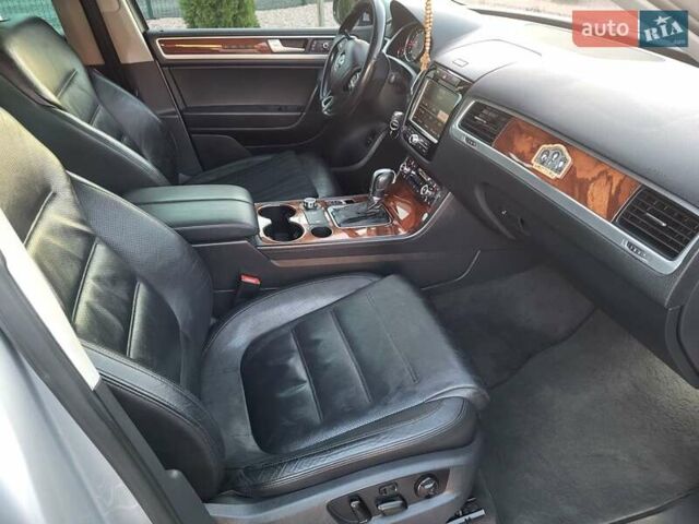 Серый Фольксваген Туарег, объемом двигателя 3 л и пробегом 310 тыс. км за 18500 $, фото 13 на Automoto.ua