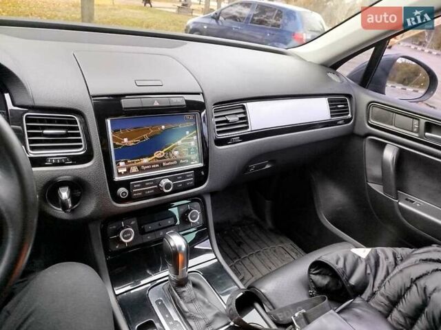 Сірий Фольксваген Туарег, об'ємом двигуна 3 л та пробігом 250 тис. км за 14500 $, фото 12 на Automoto.ua