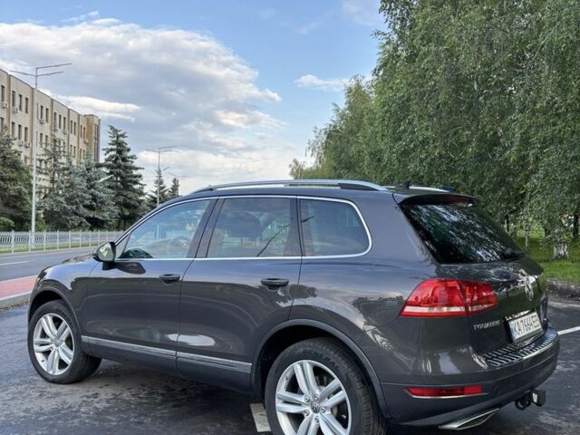 Сірий Фольксваген Туарег, об'ємом двигуна 3 л та пробігом 222 тис. км за 17000 $, фото 3 на Automoto.ua